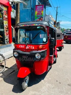 Bajaj RE 2025