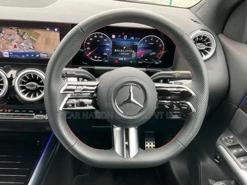 Mercedes Benz GLA 180 AMG Line 2025
