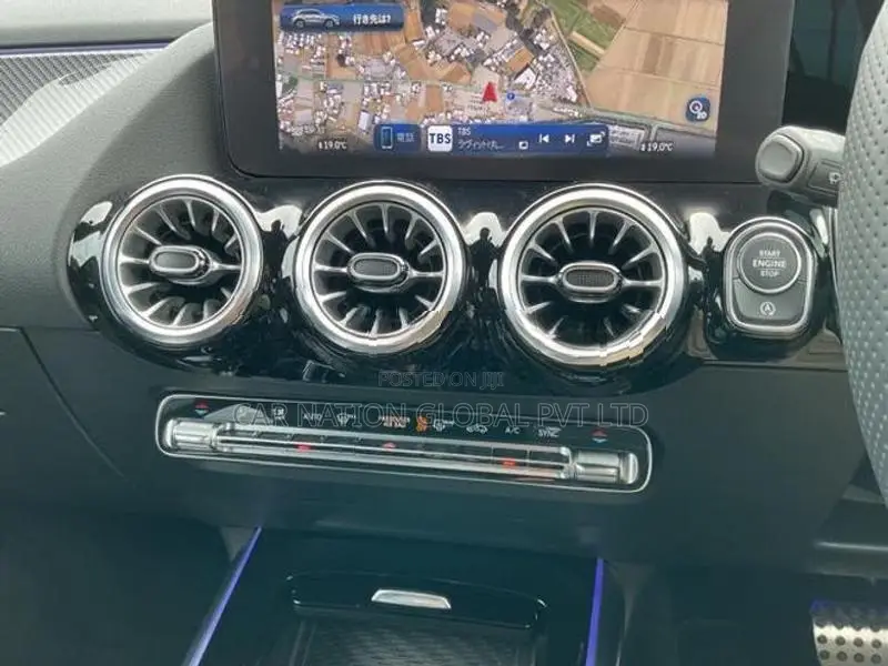 Mercedes Benz GLA 180 AMG Line 2025