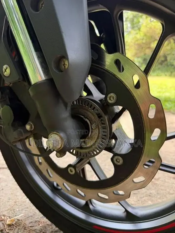 Hero Hunk 160R 4V 2025