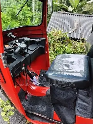 Bajaj RE QX 2011
