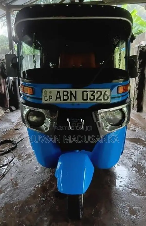 Bajaj RE 2016