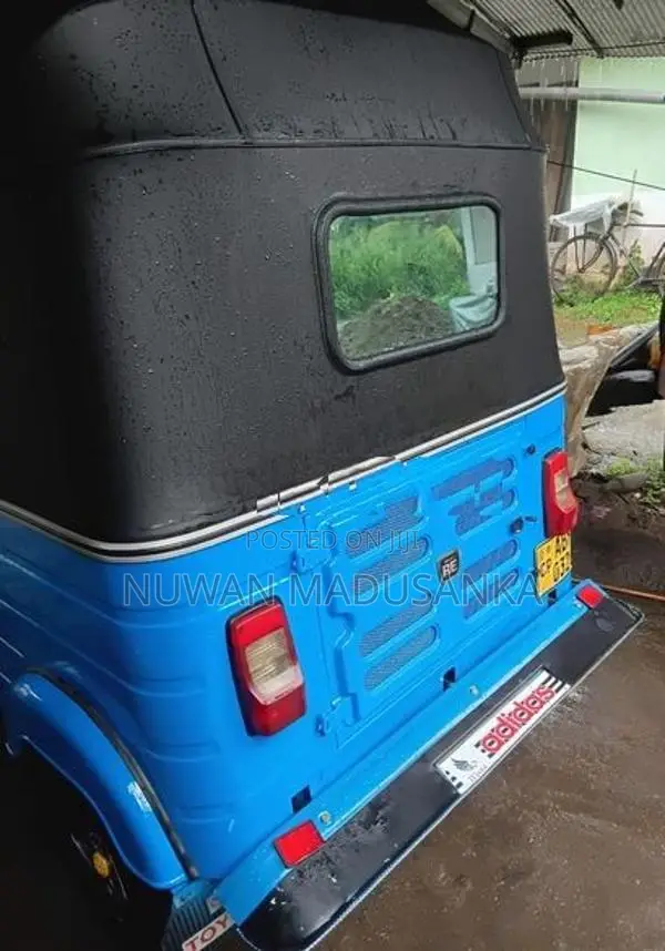 Bajaj RE 2016