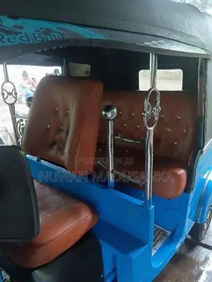 Bajaj RE 2016