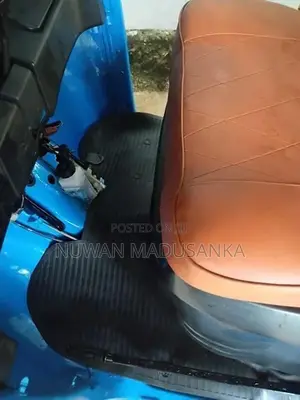 Bajaj RE 2016