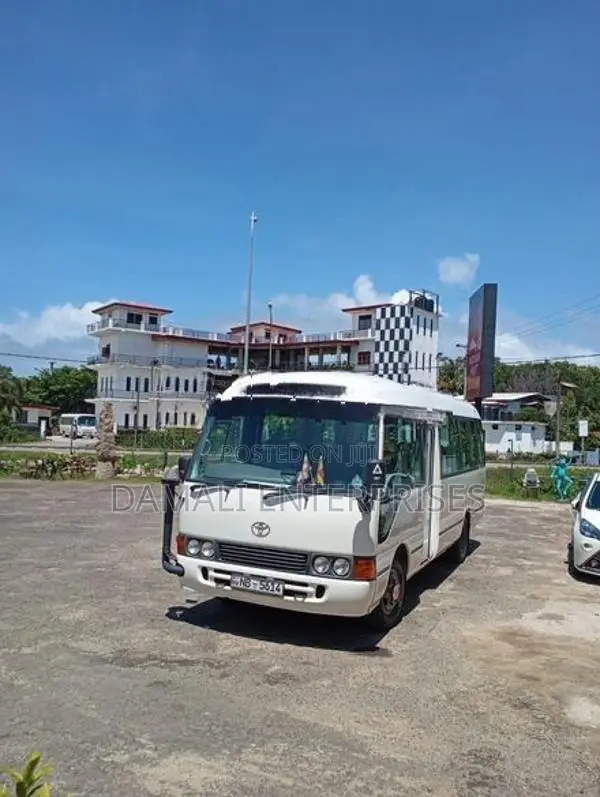Toyota Coaster 2012