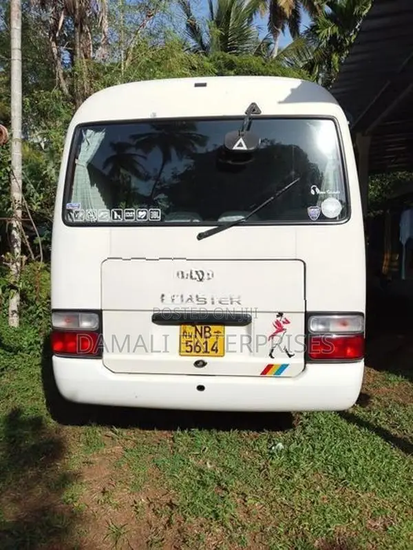 Toyota Coaster 2012
