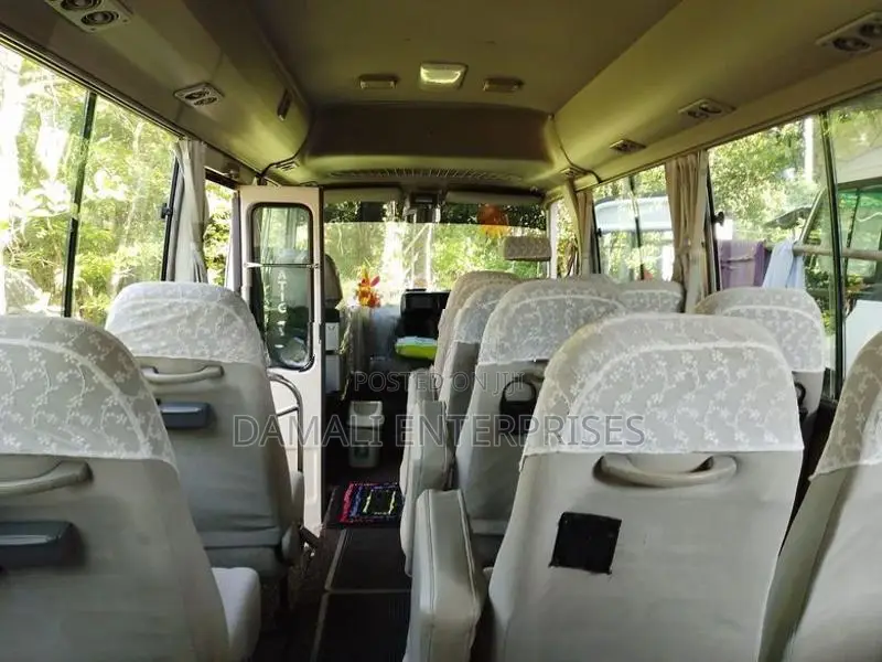 Toyota Coaster 2012
