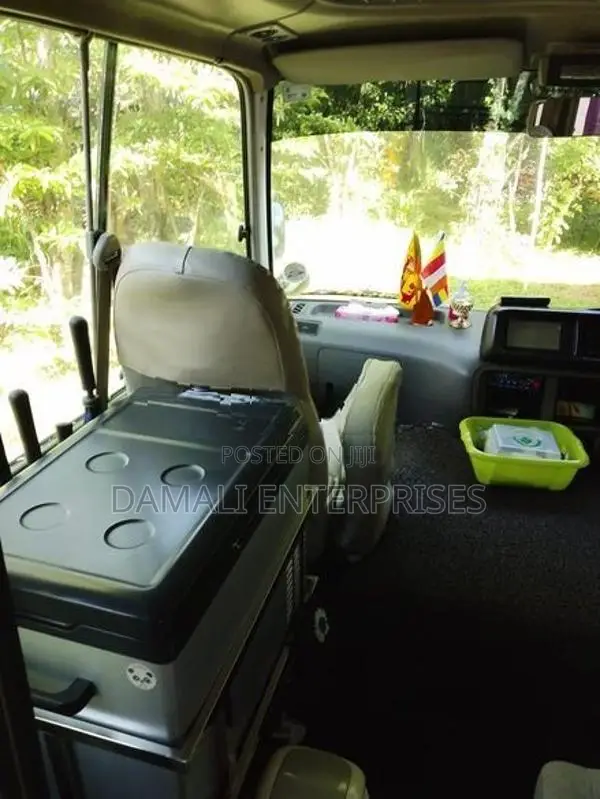 Toyota Coaster 2012