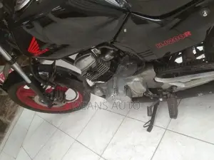 Honda CB 125 2005