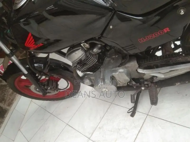 Honda CB 125 2005