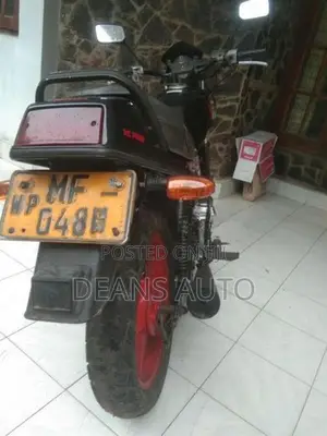 Honda CB 125 2005