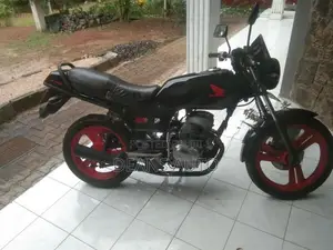 Honda CB 125 2005