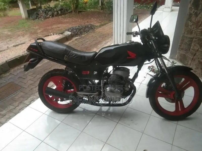 Honda CB 125 2005