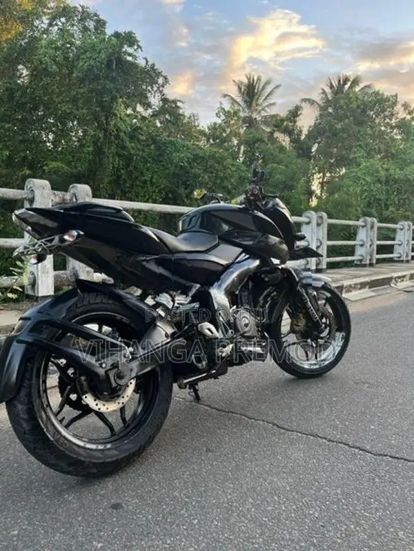 Bajaj Pulsar NS200 2017