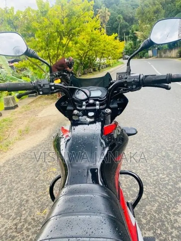 Bajaj Discover 125 2023