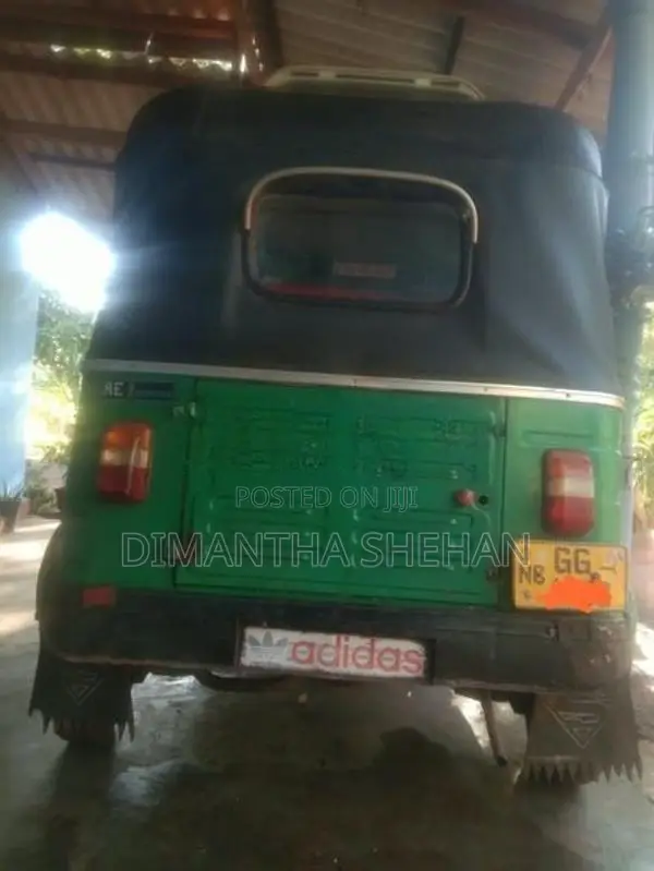 Bajaj RE 2001