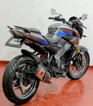 Bajaj Pulsar NS200 2025