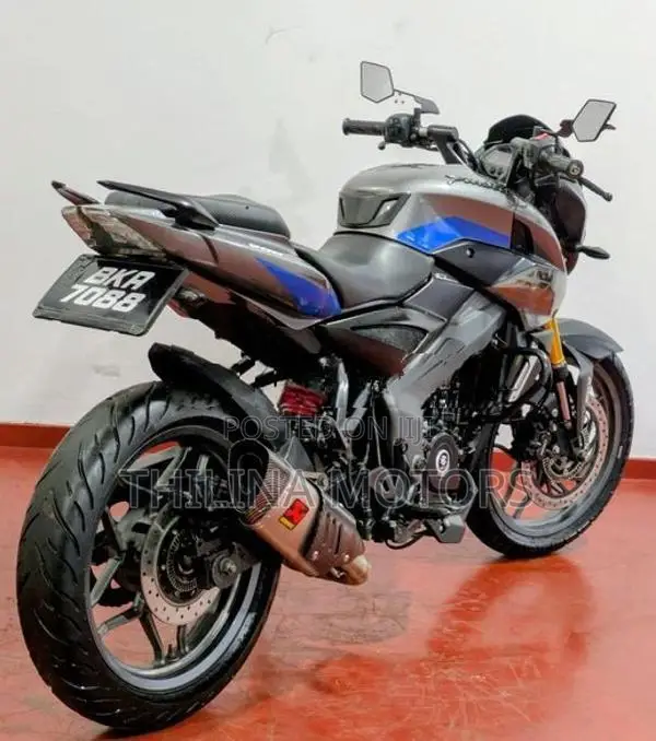 Bajaj Pulsar NS200 2025
