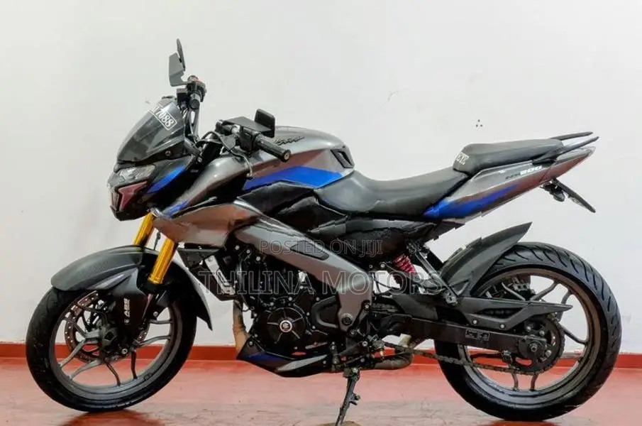Bajaj Pulsar NS200 2025