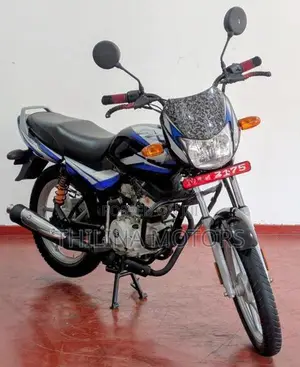 Bajaj CT100 2025