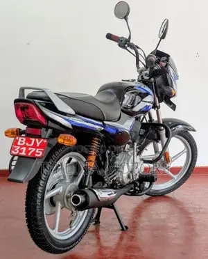 Bajaj CT100 2025