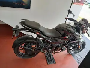 Bajaj Pulsar N160 2025