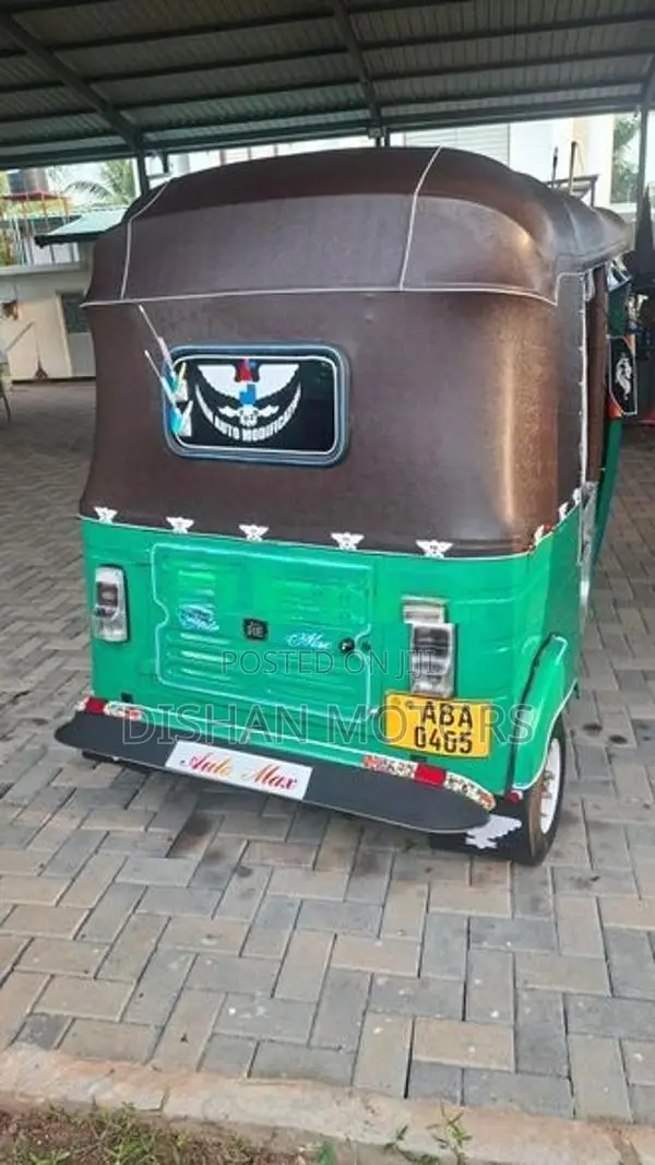 Bajaj RE 4Stroke 2015