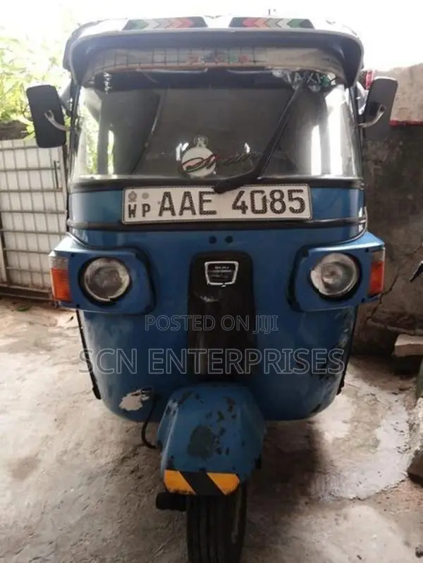 Bajaj RE 2012