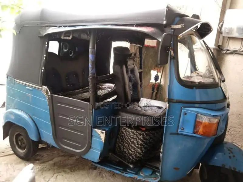 Bajaj RE 2012