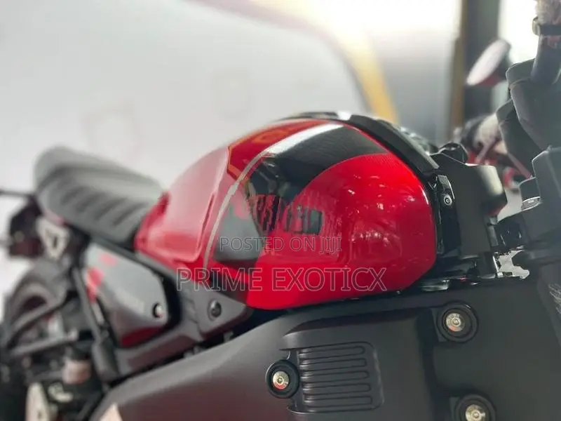 Yamaha XSR 155 Vivid red 2026