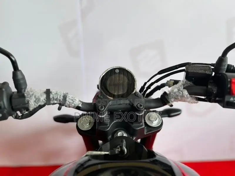 Yamaha XSR 155 Vivid red 2026