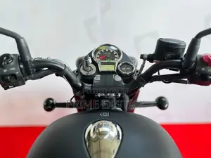 Royal Enfield Classic 350 Stealth Black 2026