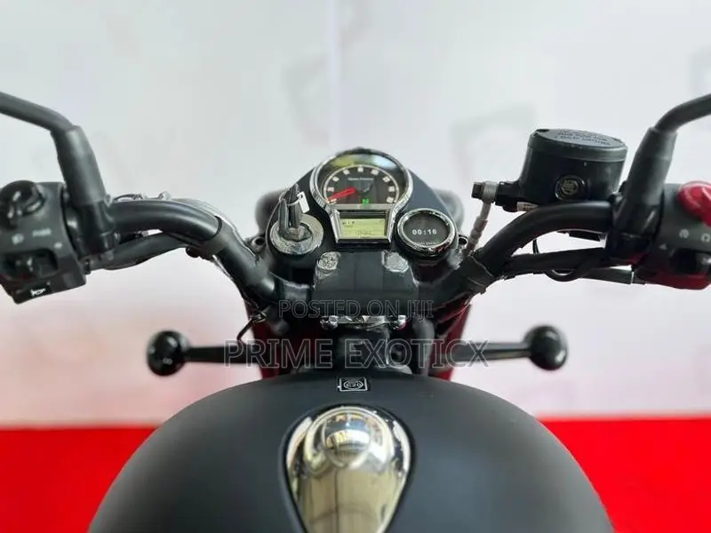 Royal Enfield Classic 350 Stealth Black 2026
