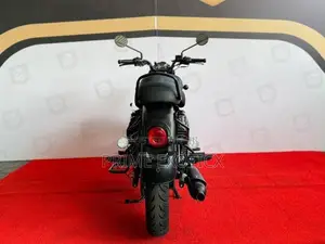Royal Enfield Classic 350 Stealth Black 2026