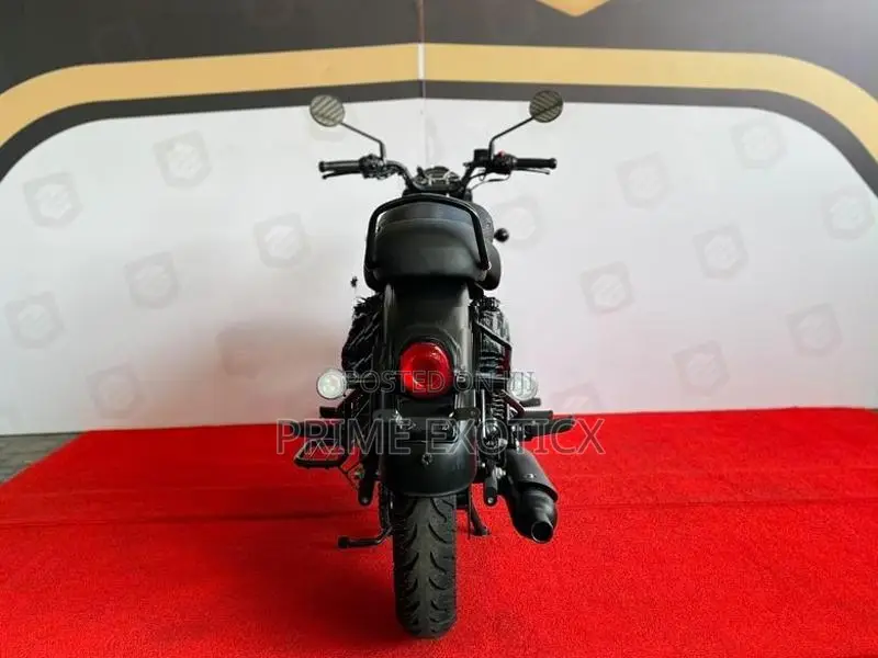 Royal Enfield Classic 350 Stealth Black 2026