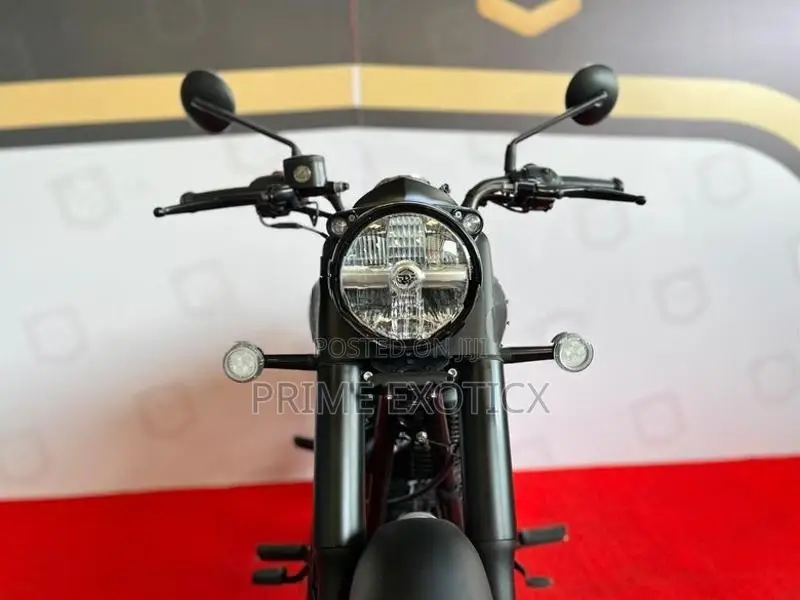 Royal Enfield Classic 350 Stealth Black 2026