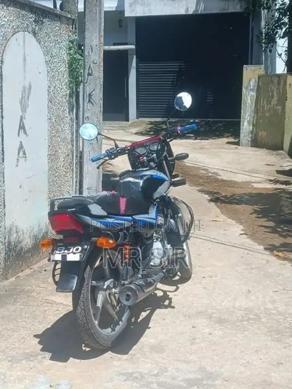 Bajaj CT100 ES 4S 2025