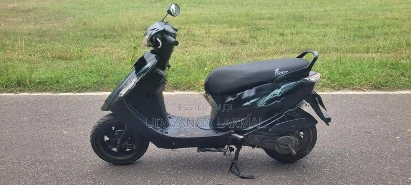 Bajaj Kristal 2010
