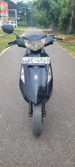 Bajaj Kristal 2010