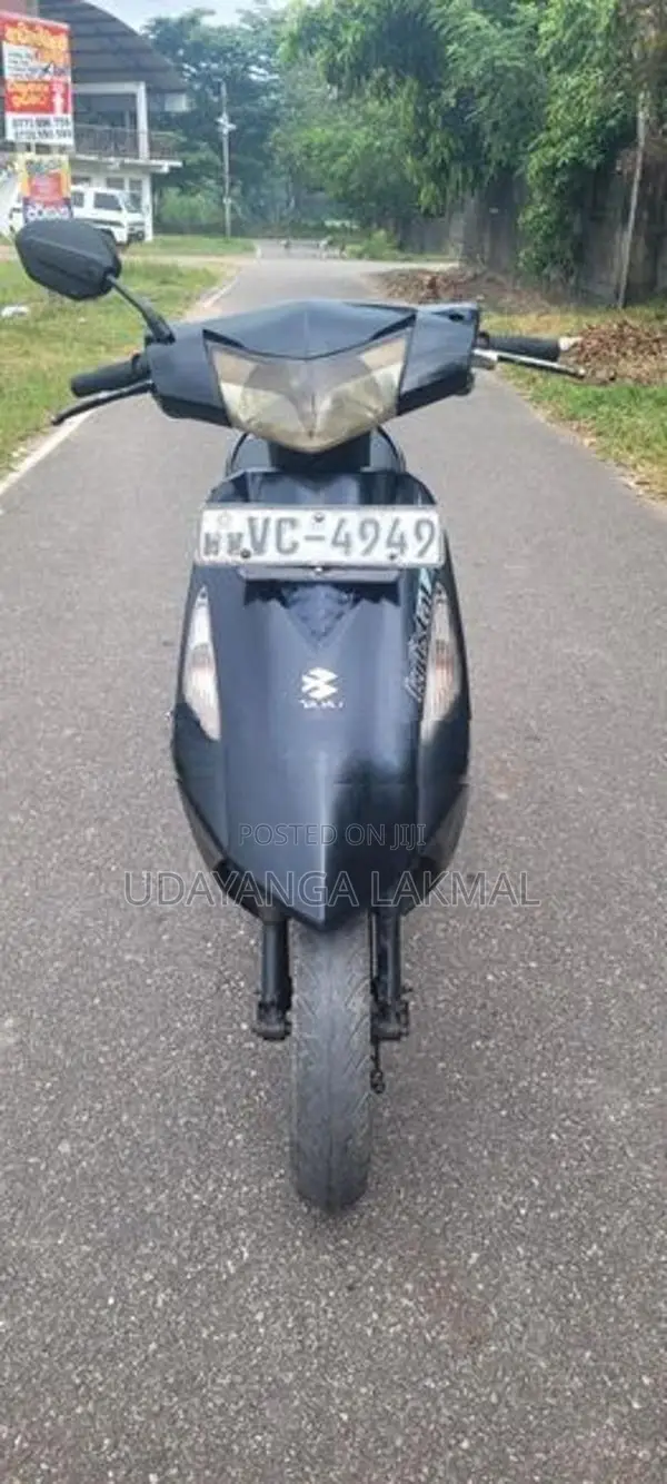 Bajaj Kristal 2010