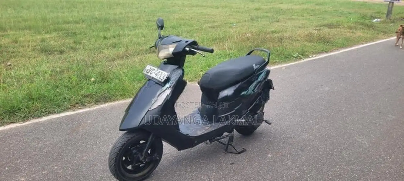 Bajaj Kristal 2010