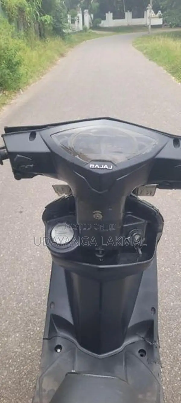 Bajaj Kristal 2010
