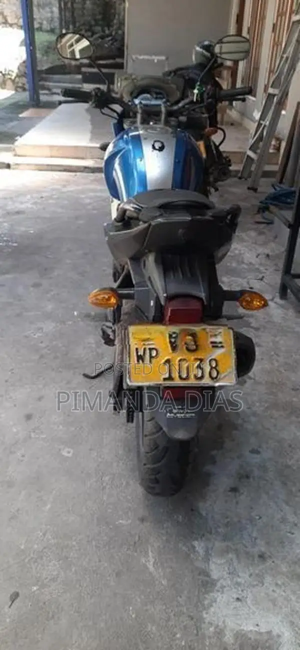 Yamaha FZ V1 2012