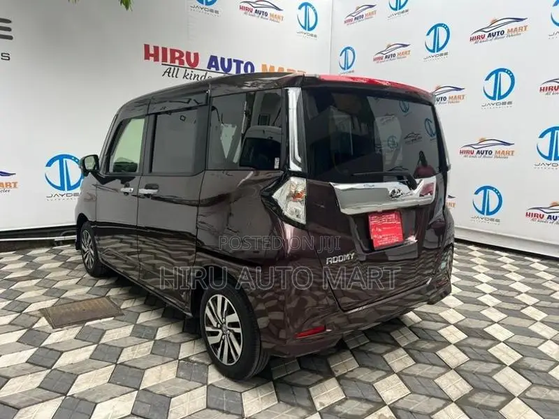Toyota Roomy Custom G 2023