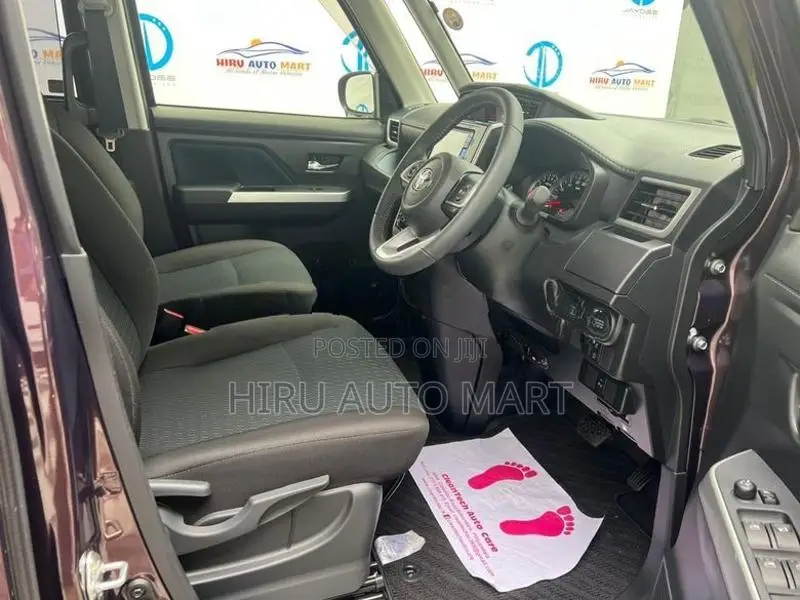 Toyota Roomy Custom G 2023