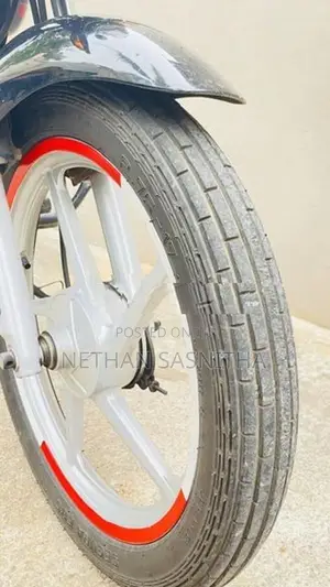 Bajaj CT100 2024