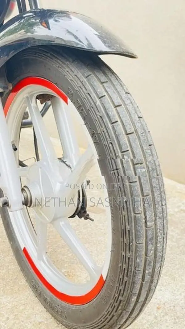 Bajaj CT100 2024