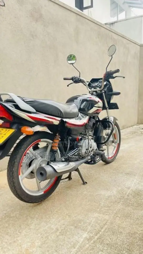 Bajaj CT100 2024
