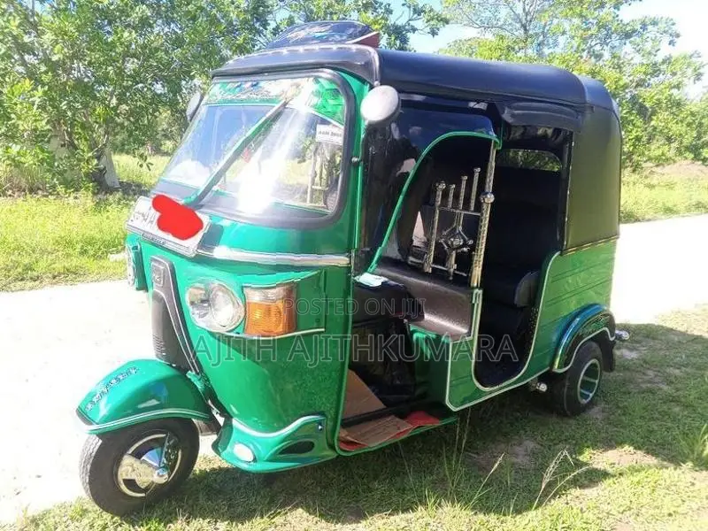 Bajaj RE 2013